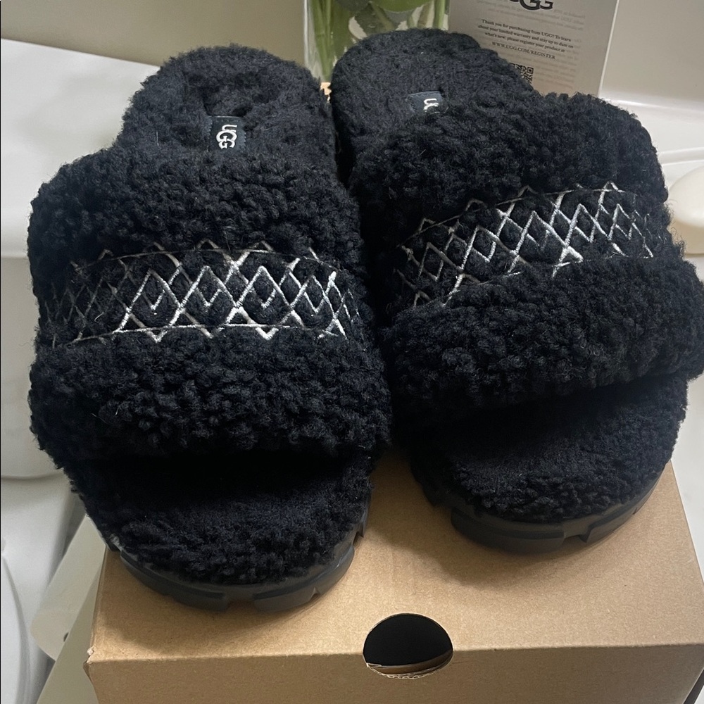 UGG Black Textured Slide Cozetta Ugg braid Slippers Black Size 10